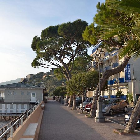 Residence Costa Templada Βεντιμίλια Εξωτερικό φωτογραφία