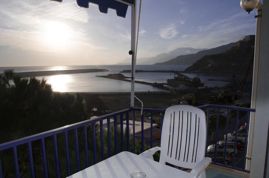 Residence Costa Templada Βεντιμίλια Δωμάτιο φωτογραφία