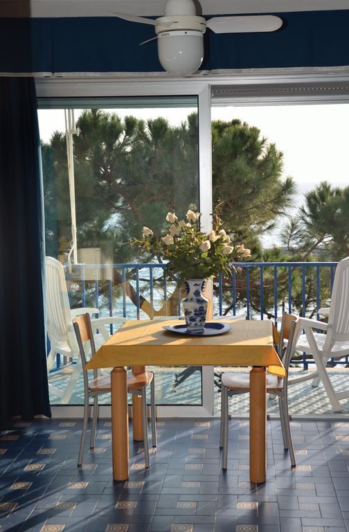 Residence Costa Templada Βεντιμίλια Δωμάτιο φωτογραφία